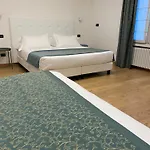 Hotel Ca Uberti Palace Hotel, Mantegnahotels