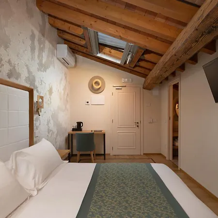 Ca Uberti Palace Hotel, Mantegnahotels מלון 4*