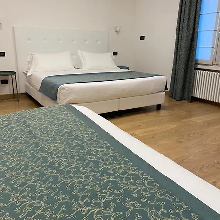 酒店 Ca Uberti Palace Hotel, Mantegnahotels