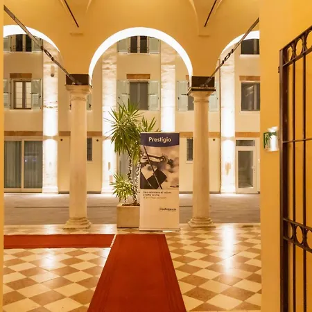 Ca Uberti Palace Hotel, Mantegnahotels مانتوفا