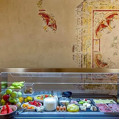 Cà Uberti Palace Hotel, Mantegnahotels Hotel