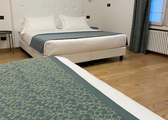 Hotel Ca Uberti Palace Hotel, Mantegnahotels